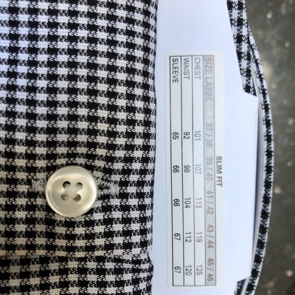 Hugo Boss button down dress shirt - Picture 4 of 5